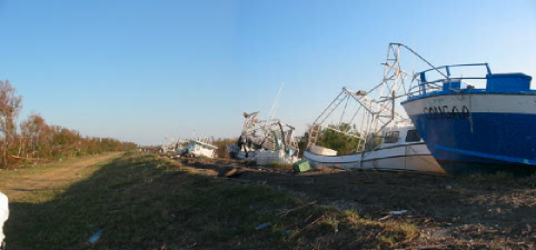TFG Seven Sisters stranded boats on the levee near Empire.jpg